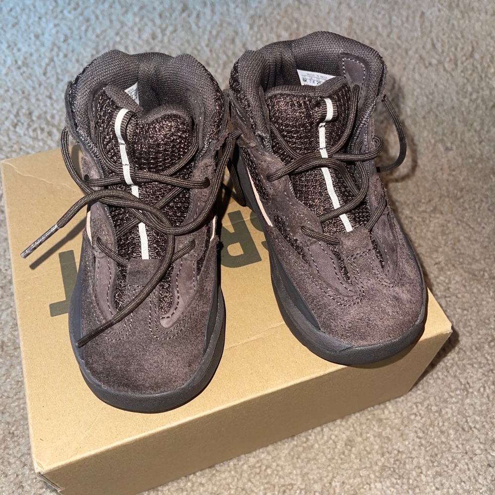 Unisex Yeezy Desert Boot Infant Oil